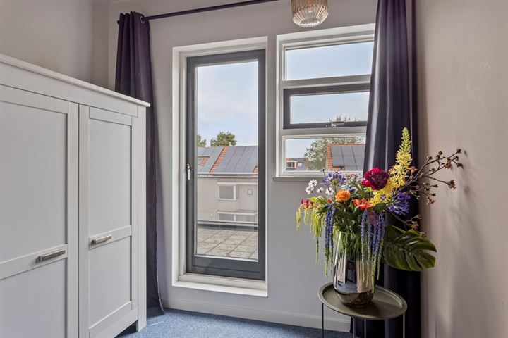 View photo 30 of Robert de Vriesstraat 48