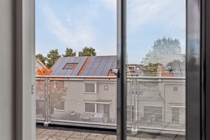 View photo 31 of Robert de Vriesstraat 48