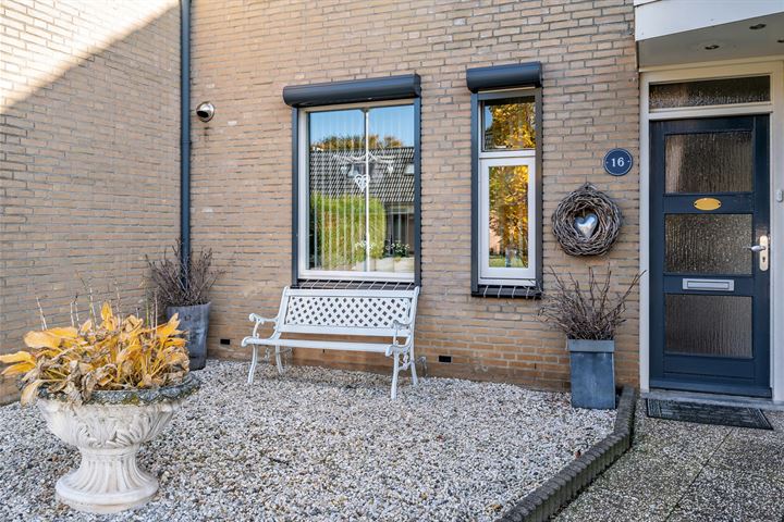 Bekijk foto 37 van Klimopstraat 16