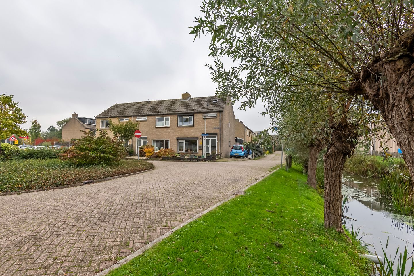 Foto 1 van Esdoornstraat 2