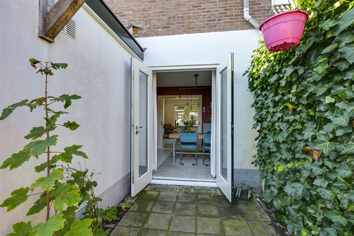 Bekijk foto 39 van 3e Honthorststraat 18