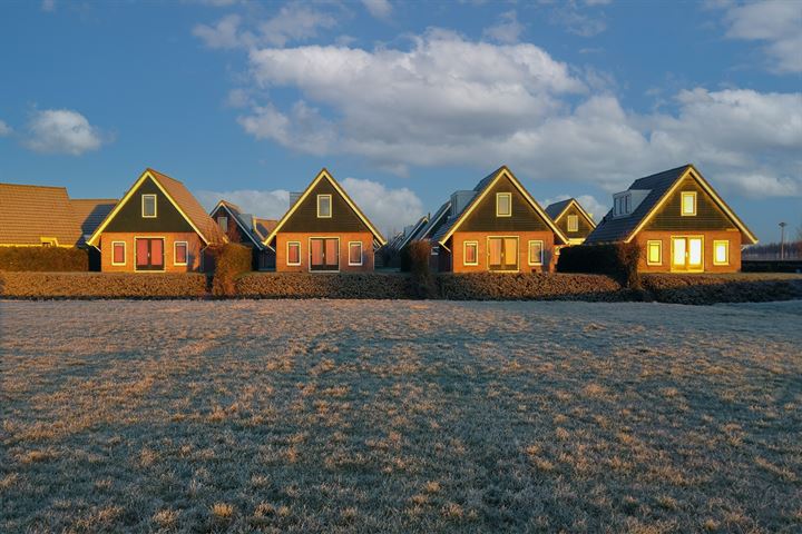 Bekijk foto 1 van Oosteinde 12-27