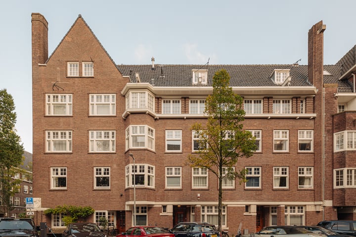 View photo 6 of Michelangelostraat 31-2