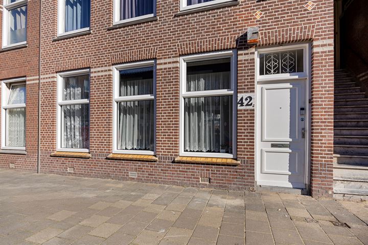 Bekijk foto 1 van Deimanstraat 42