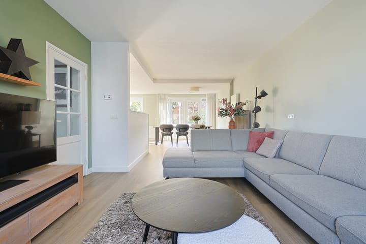 Foto 2 van Charlotte de Bourbonstraat 9