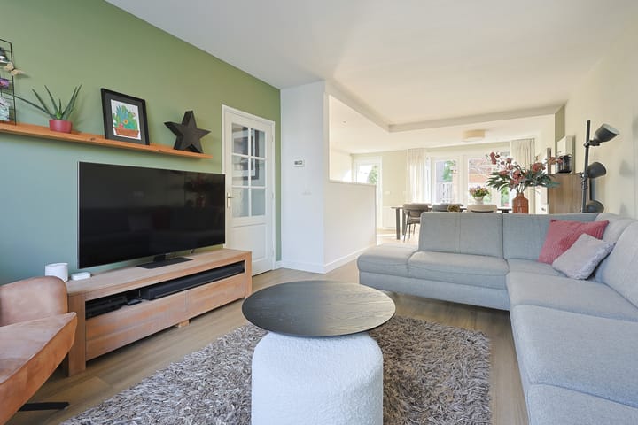 Foto 4 van Charlotte de Bourbonstraat 9