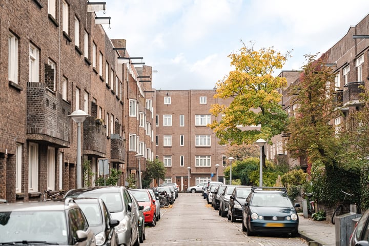 Bekijk foto 32 van Uithoornstraat 47-2