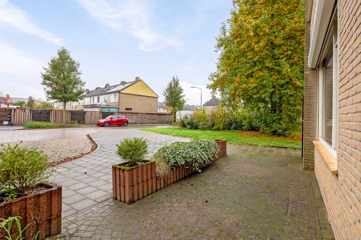 Photo 44 of van Randerodestraat 56