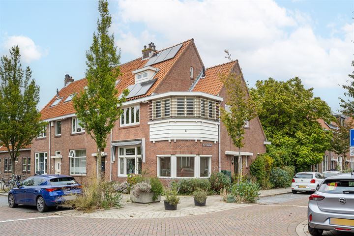 View photo 38 of Graaf Florisstraat 24