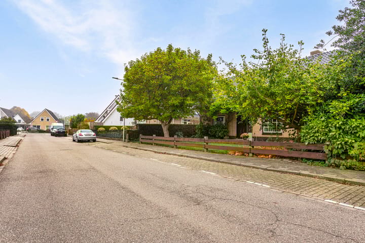 Photo 4 of Julianastraat 22