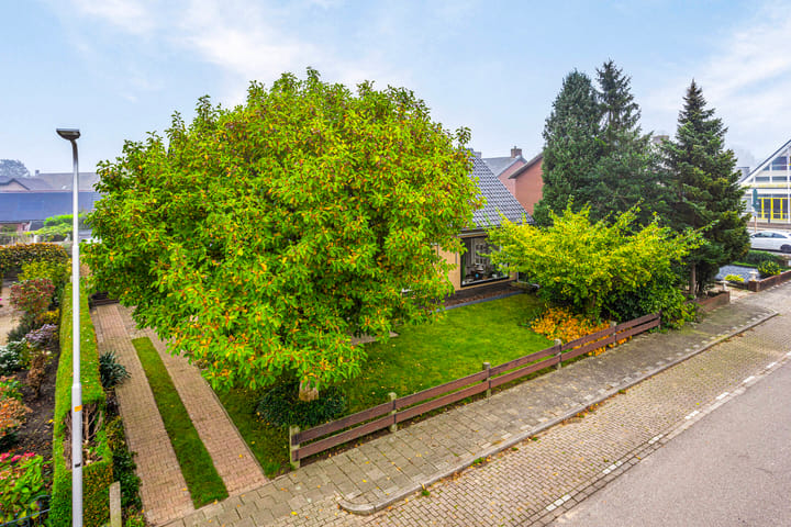 Photo 5 of Julianastraat 22