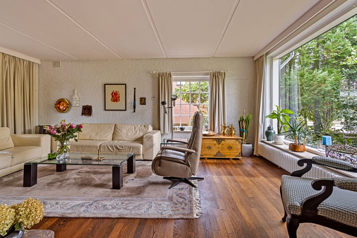 Photo 15 of Julianastraat 22