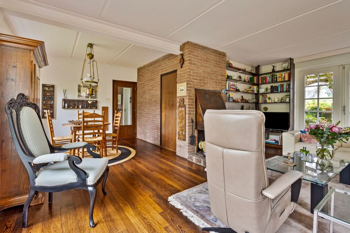 Photo 17 of Julianastraat 22