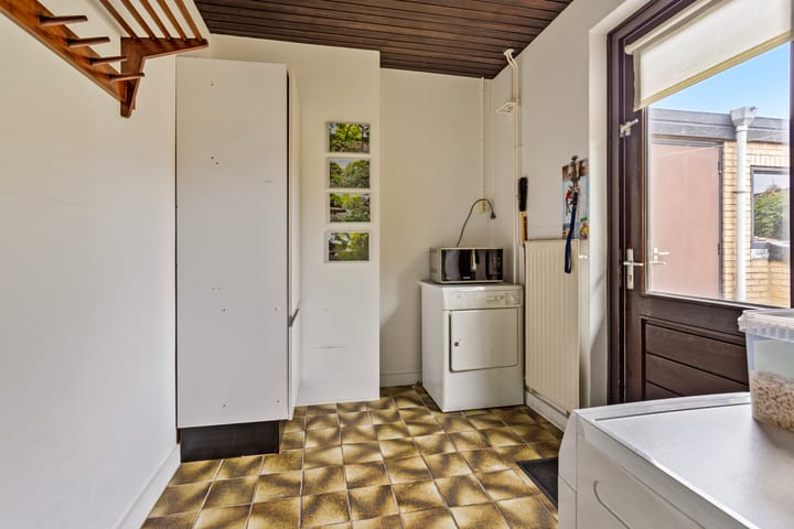 Photo 37 of Julianastraat 22