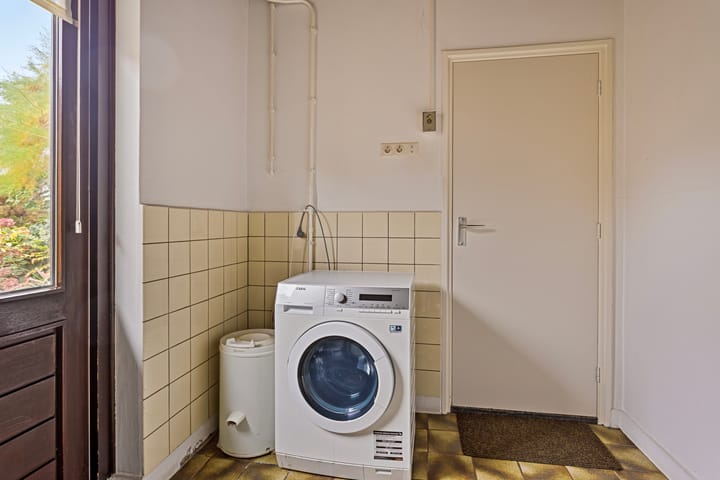 Photo 38 of Julianastraat 22