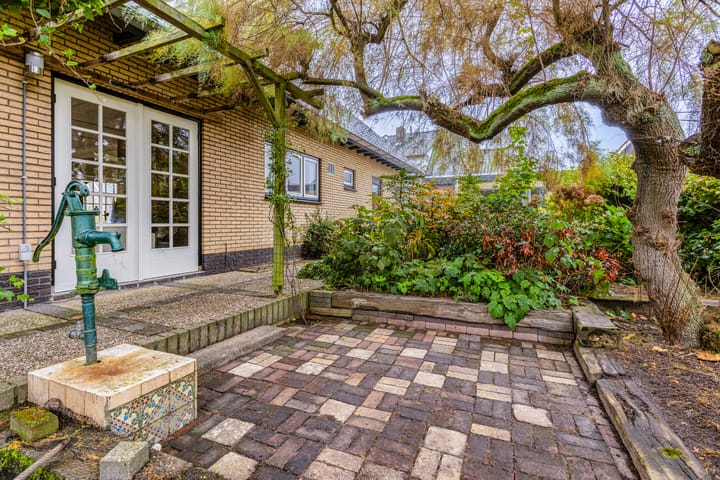 Photo 47 of Julianastraat 22