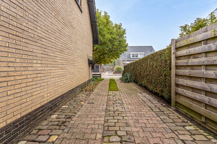 Photo 48 of Julianastraat 22