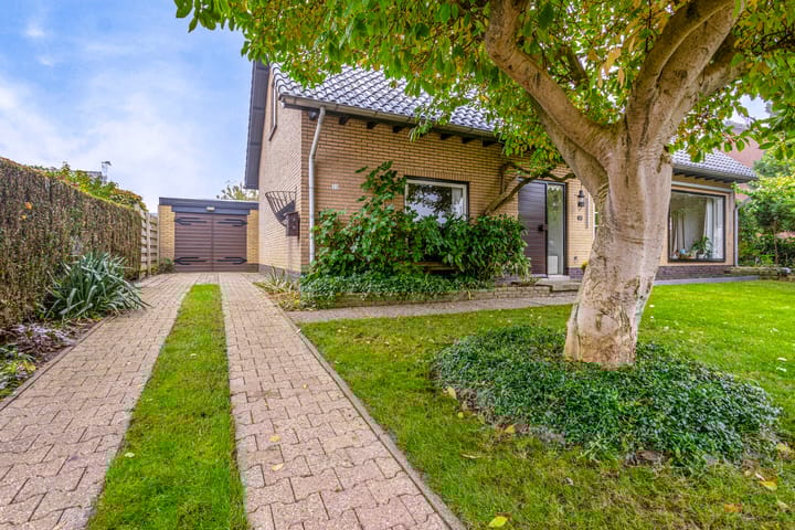 Photo 49 of Julianastraat 22