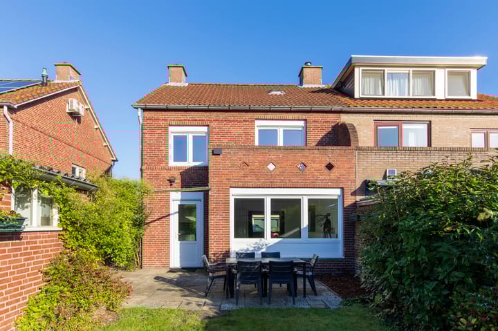 Foto 2 van Julianastraat 15