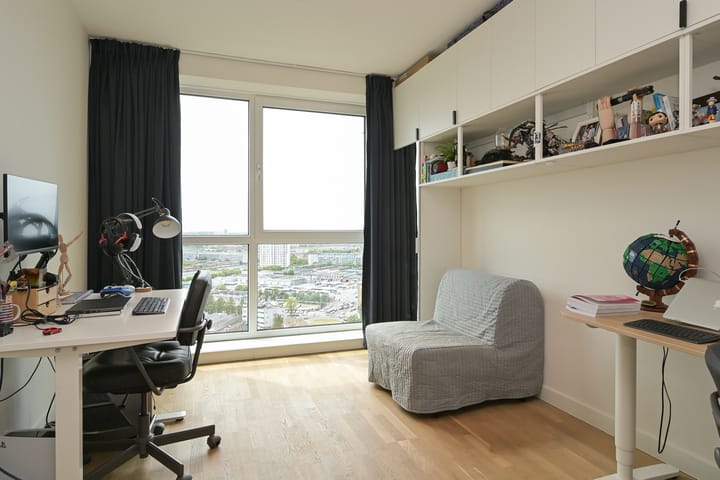 Foto 15 van Waldorpstraat 1802