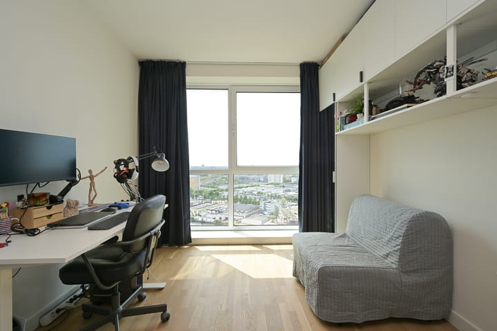 Foto 16 van Waldorpstraat 1802