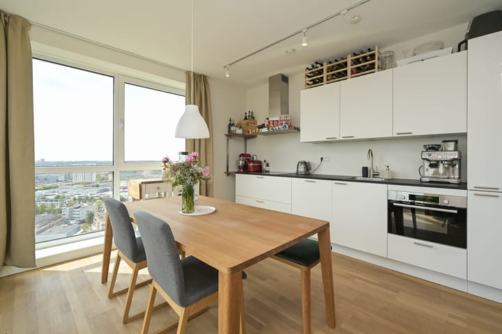 Foto 22 van Waldorpstraat 1802