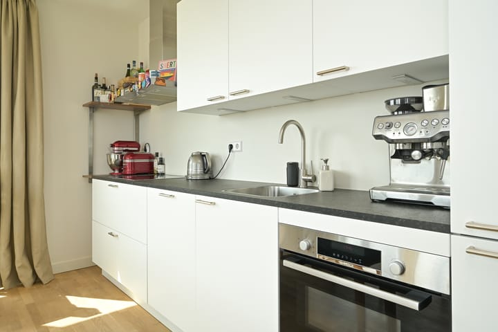 Foto 23 van Waldorpstraat 1802