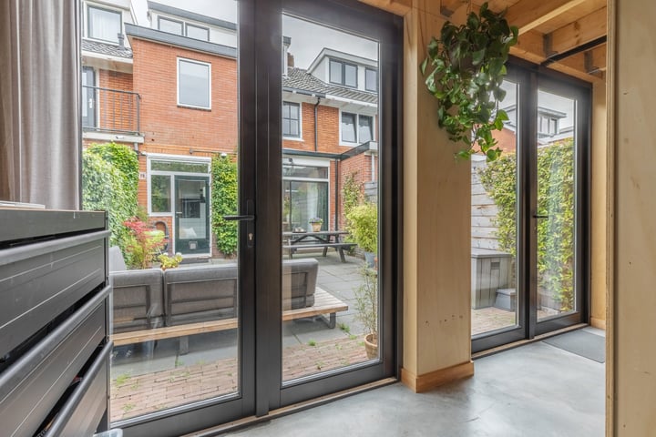 Bekijk foto 38 van Valkstraat 3