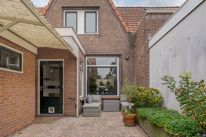 View photo 48 of M A de Ruyterstraat 22