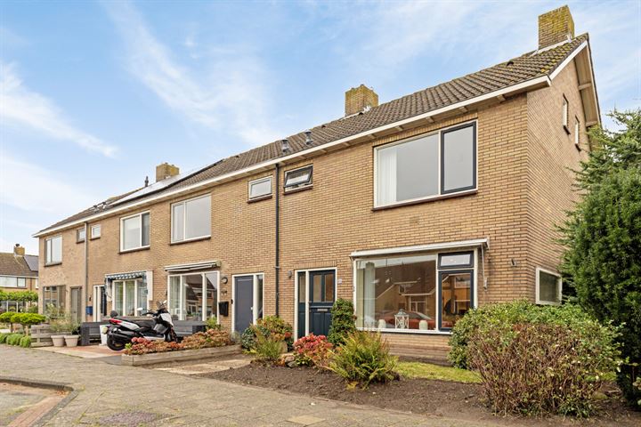 Bekijk foto 1 van Dokter Bloemstraat 46