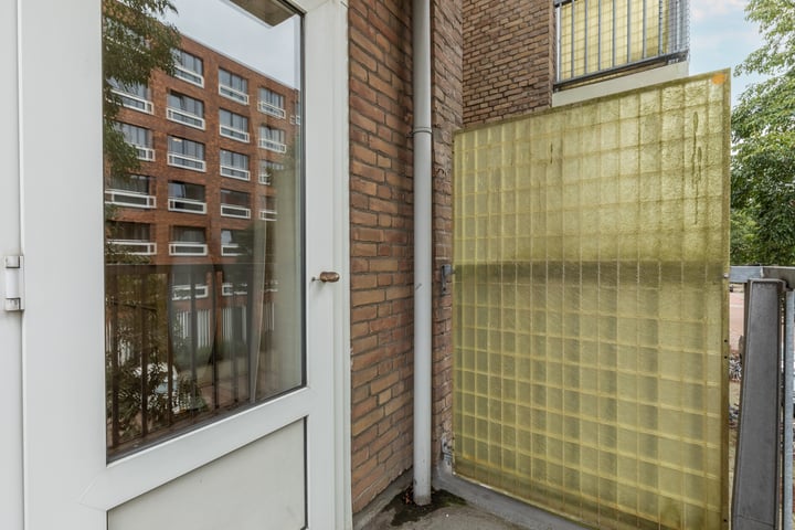 View photo 34 of Jacques Veltmanstraat 76-1