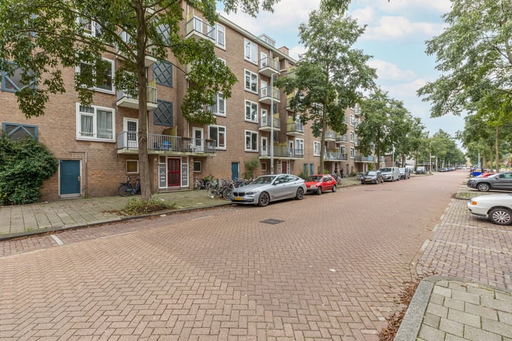 View photo 42 of Jacques Veltmanstraat 76-1