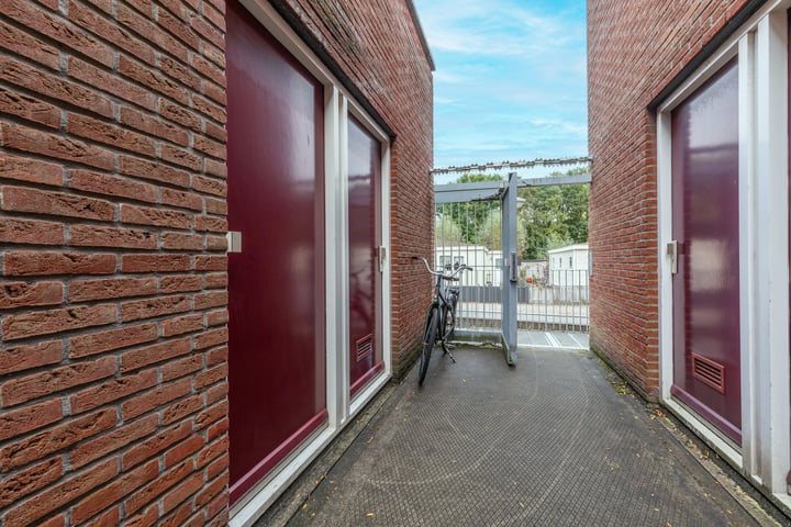 Bekijk foto 51 van Van Abbestraat 116