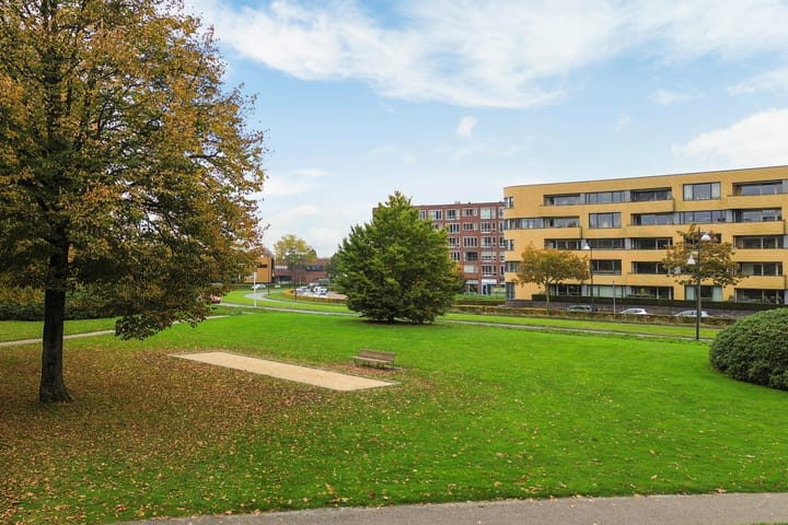 Foto 31 van Burgemeester Jhr. Quarles van Uffordlaan 147