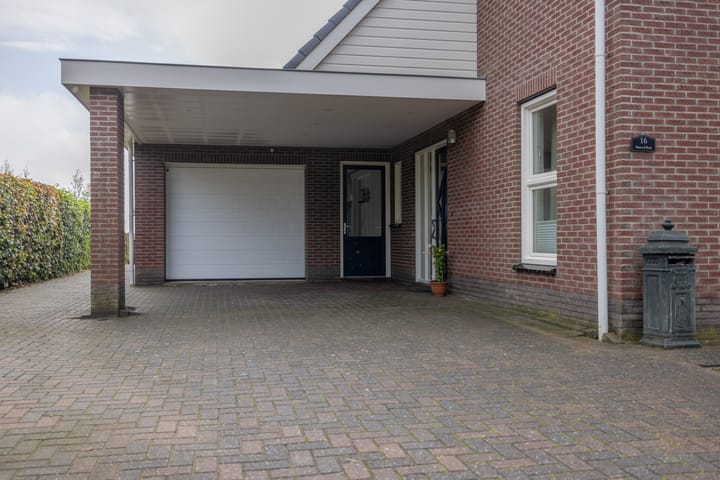 Foto 57 van Túnmelt 16