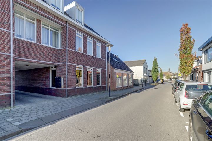 Bekijk foto 2 van Dorpsstraat 47