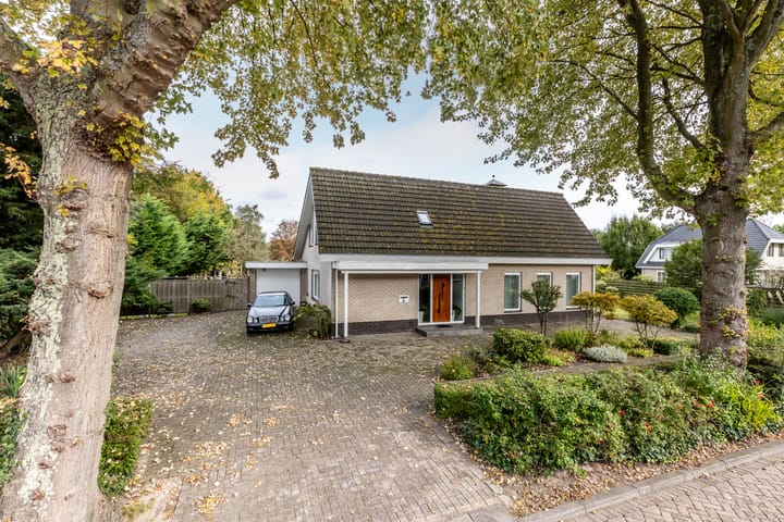 Foto 2 van Alexander Verhuellstraat 6