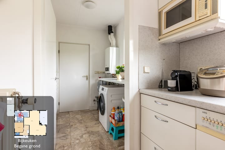 Foto 20 van Alexander Verhuellstraat 6