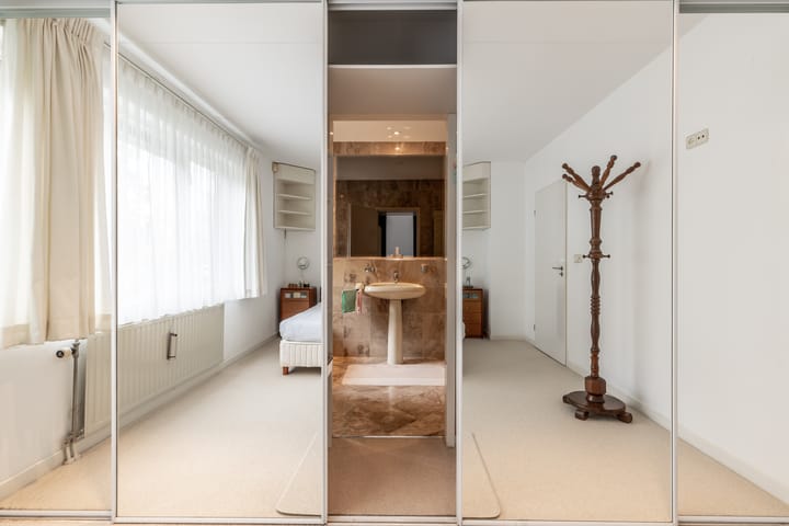 Foto 22 van Alexander Verhuellstraat 6