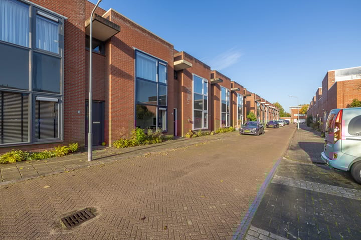 Foto 2 van Adriaen van de Vennestraat 24