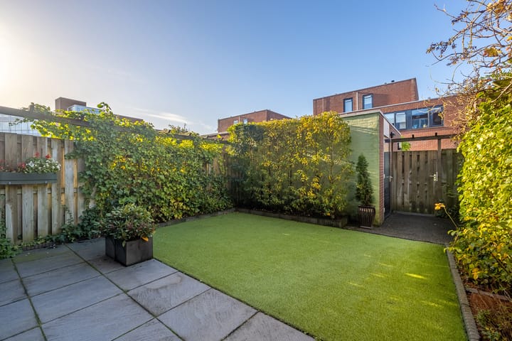 Foto 19 van Adriaen van de Vennestraat 24