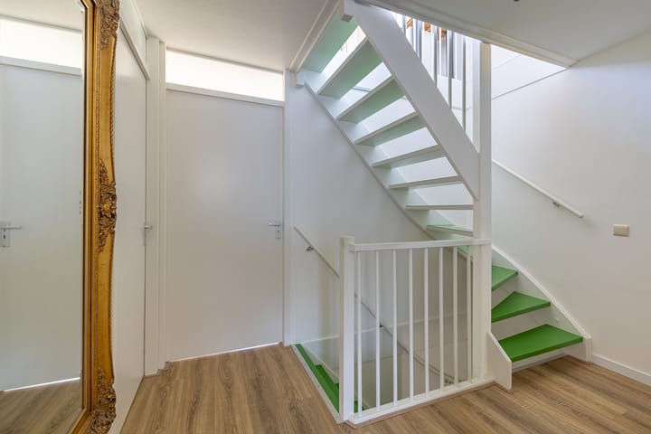 Foto 24 van Adriaen van de Vennestraat 24