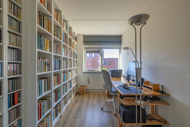 Foto 33 van Adriaen van de Vennestraat 24