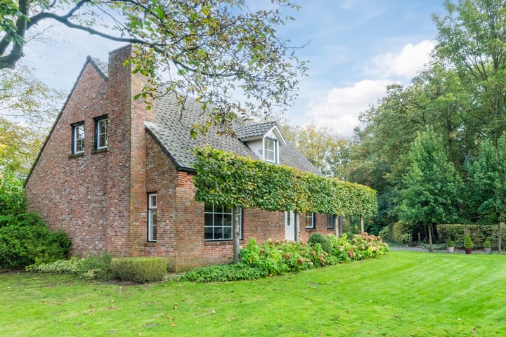 Foto 8 van Spoorstraat 12