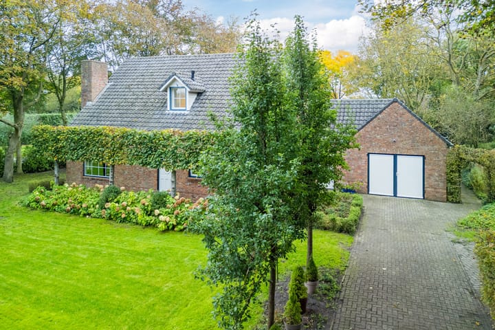 Foto 10 van Spoorstraat 12