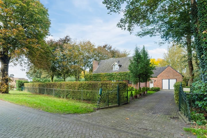 Foto 12 van Spoorstraat 12