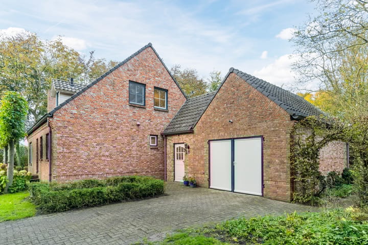 Foto 18 van Spoorstraat 12