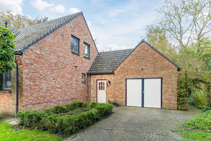 Foto 19 van Spoorstraat 12