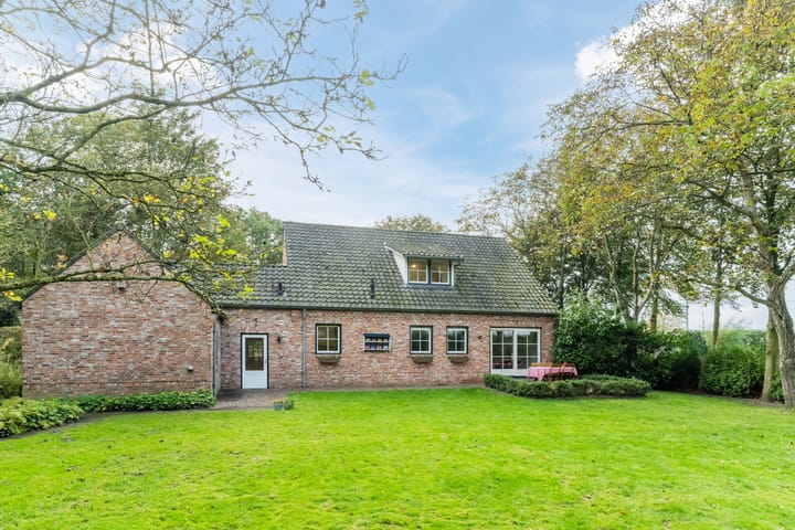 Foto 60 van Spoorstraat 12