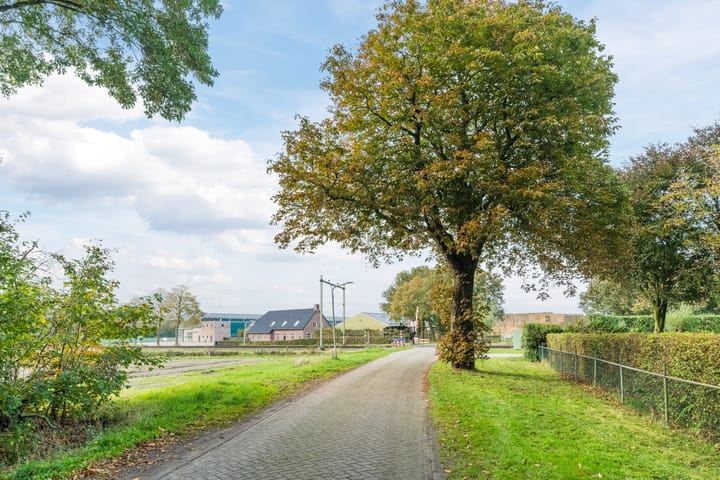 Foto 79 van Spoorstraat 12